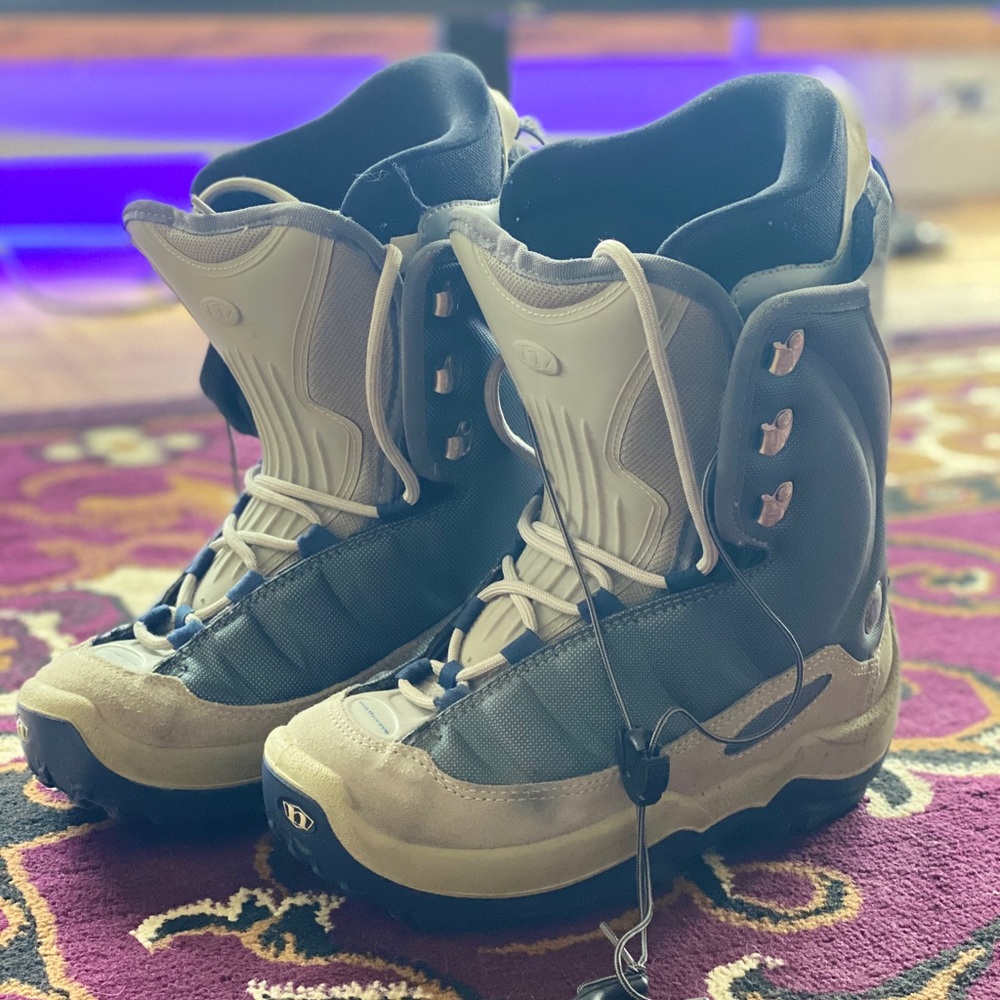 Women’s sz 6.5 - Snowboarding boots - Northwave